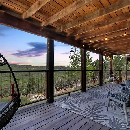 Painted Paradise Guest Suite